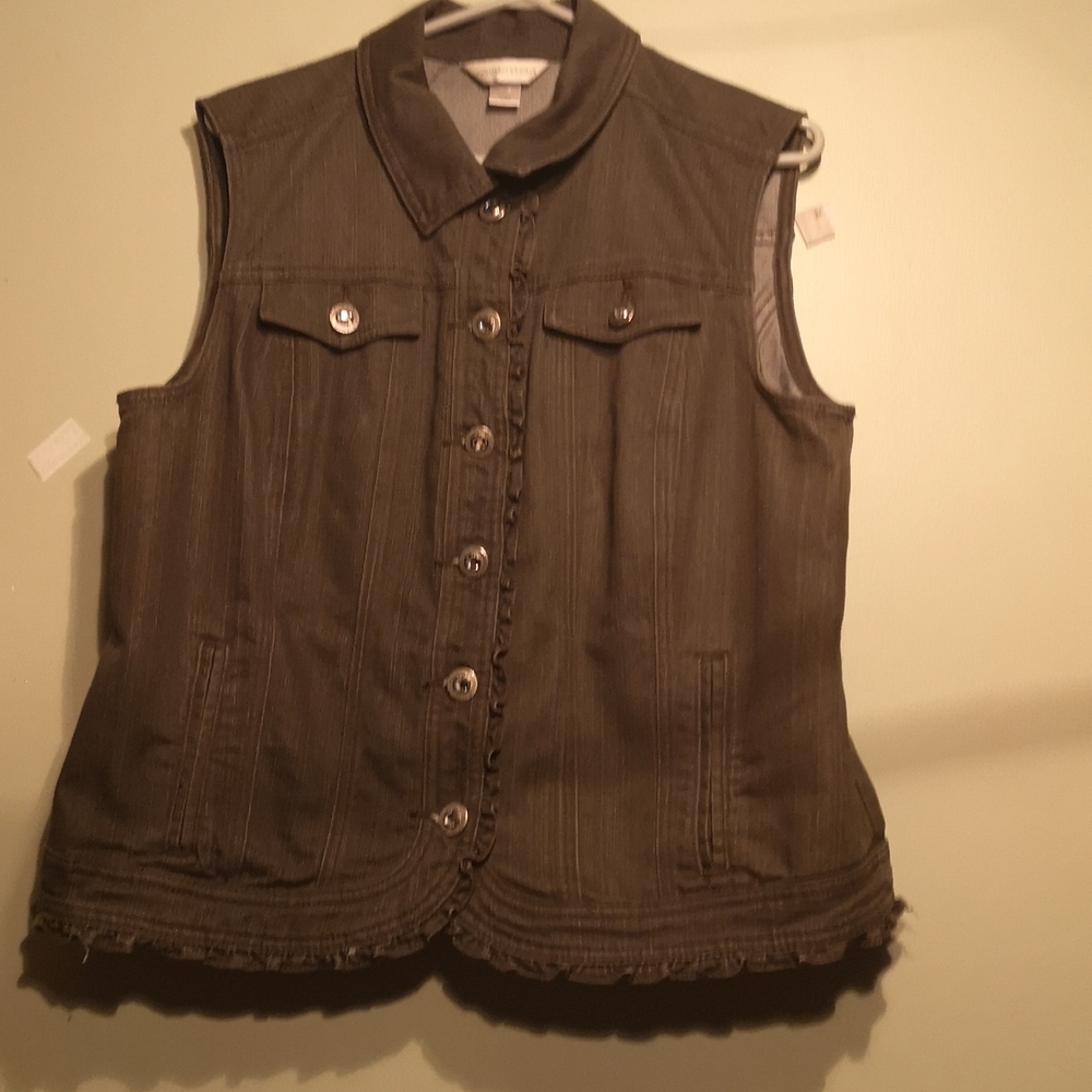 😄Christopher and Banks Jean Vest large